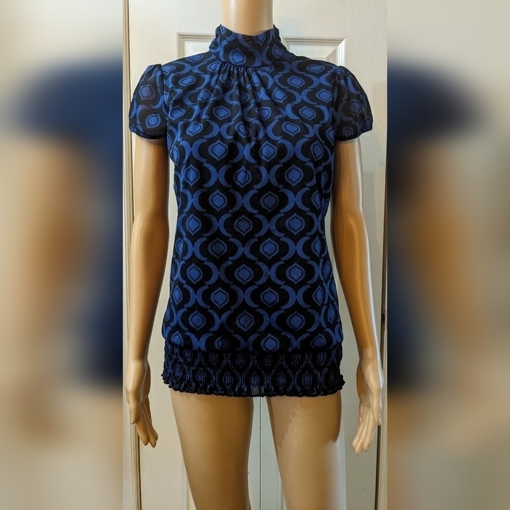 Pre-owned maurices short sleeve blouse/shirt size small, TB